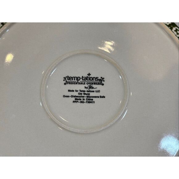 Temp-tations by Tara Old World Green Handled Round Baker w/ Plastic Lid & Stand - Picture 6 of 13